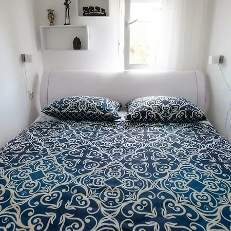 Emili Apartman *
